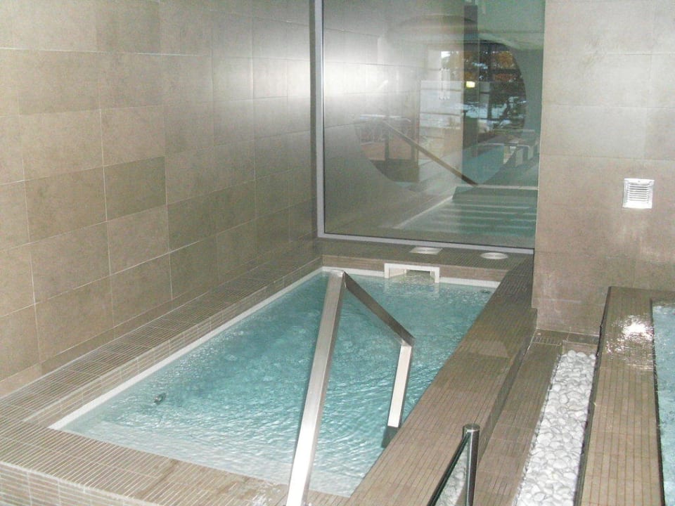 Tauchbecken im Saunabereich Bluesun Hotel Soline