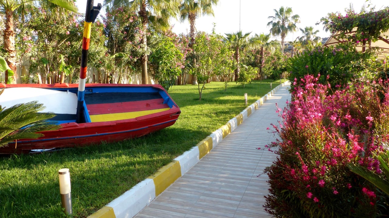 Gepflegter Garten Hotel Sidekum