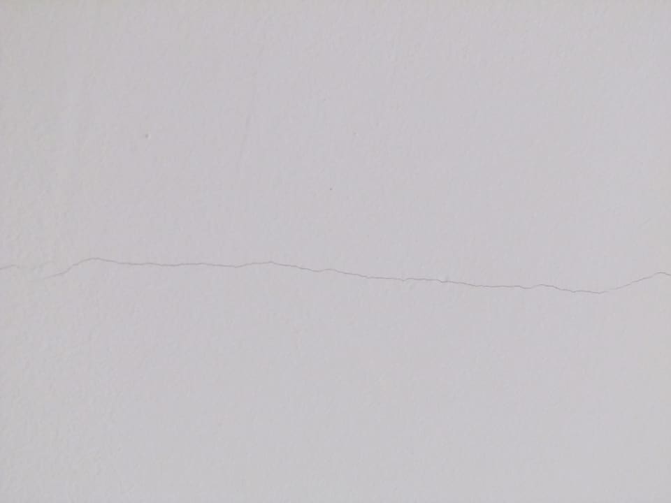 Risse in den Wänden  Ilunion Sancti Petri