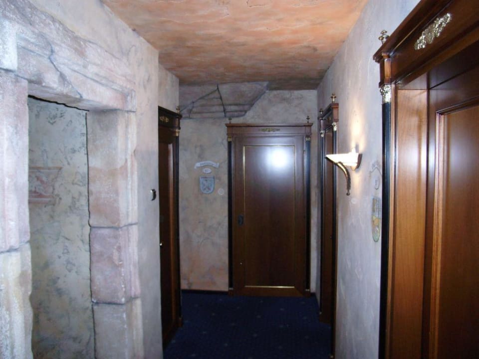 Gutshof Ziegelhütte - Burgenhaus-Korridor Hotel Gutshof Ziegelhütte