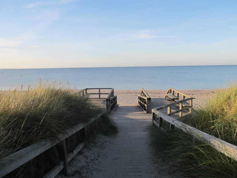 Sonniger Herbsttag am Strand Ferienwohnungen Ferienpark Weissenhäuser Strand