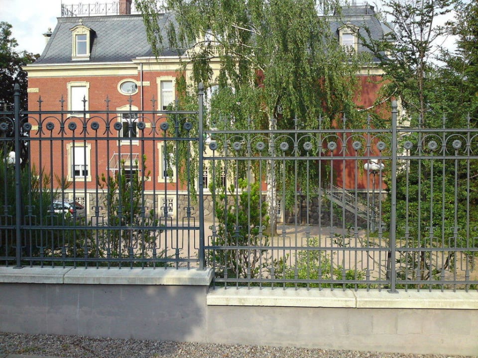 Außenansicht Villa Vier Jahreszeiten