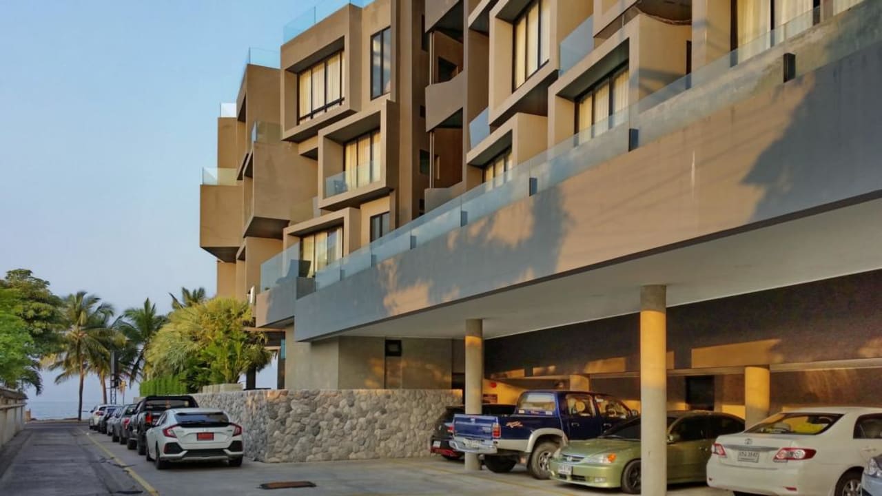 Außenansicht Kalm Bangsaen Hotel