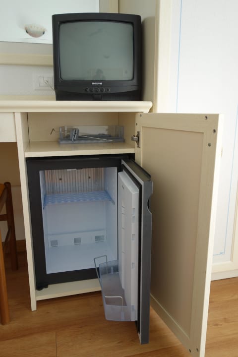 TV und Kühlschrank Hotel Principe Caorle