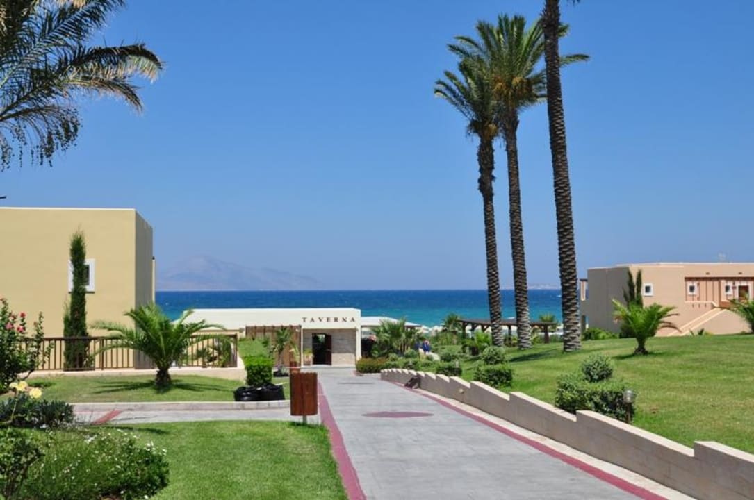 Auf dem Weg Richtung Strand Hotel Horizon Beach Resort