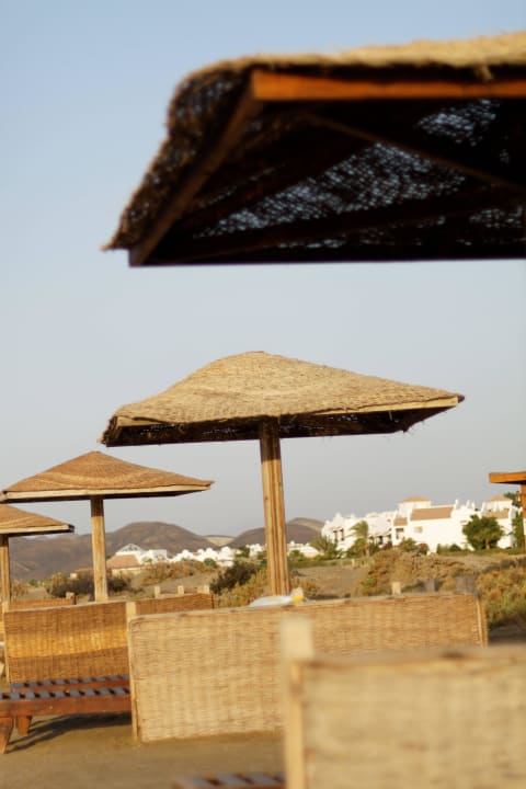 Windschutz am Strand Lahami Bay Beach Resort