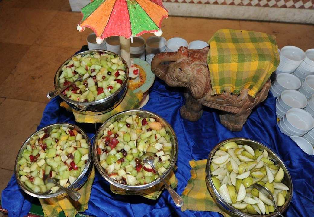 Geschnittenes Obst zum Mitttag Xanadu Club Makady Bay