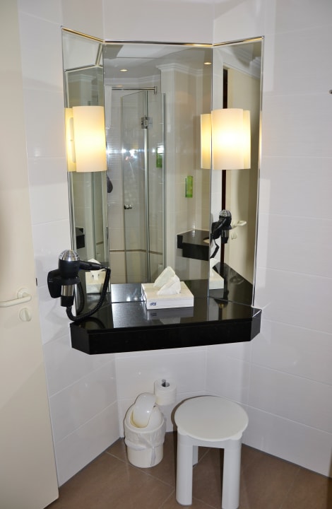 Badezimmer - Schminkbereich Welcome Hotel Residenzschloss