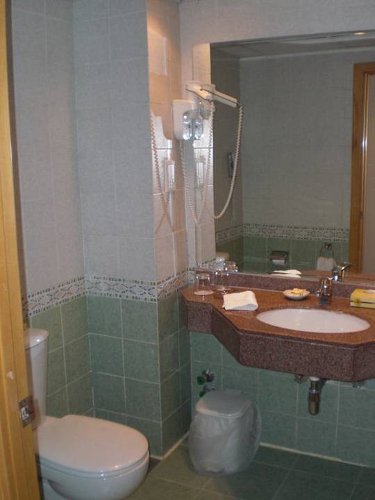 Badezimmer SUNRISE Holidays Resort (Adults Only)