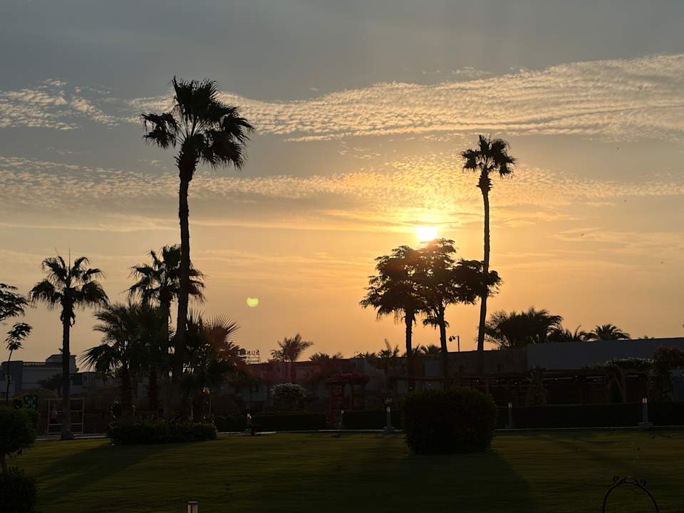 Außenansicht SUNRISE Crystal Bay Resort