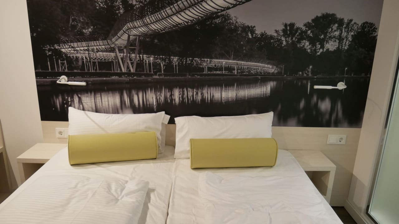 Zimmer Super 8 by Wyndham Oberhausen am Centro