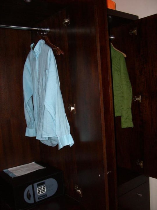 Kleiderschrank mit Safe Sun Siyam Olhuveli