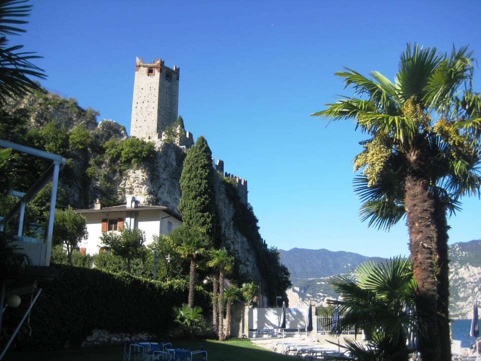 Blick auf das Castell Hotel Castello Lake Front