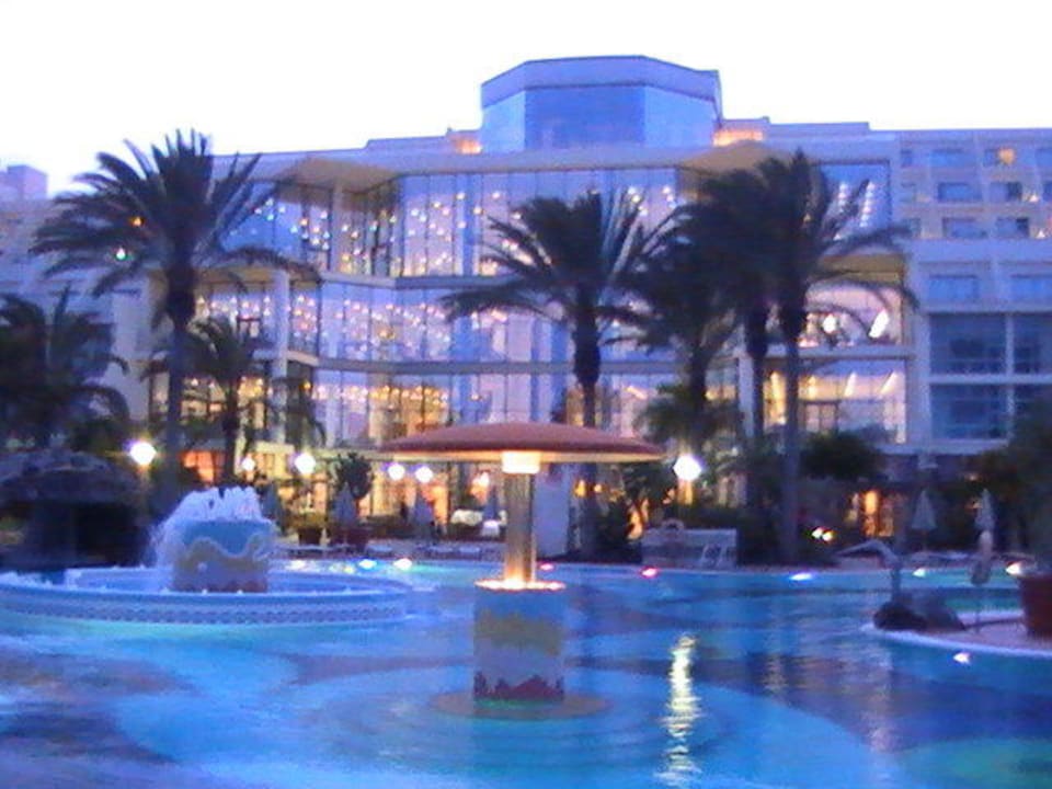 Palace bei Abenddämmerung SBH Costa Calma Beach Resort