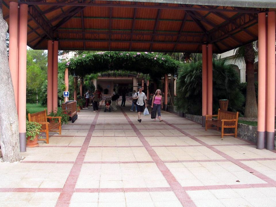 Eingang zur Anlage Zafiro Bahia