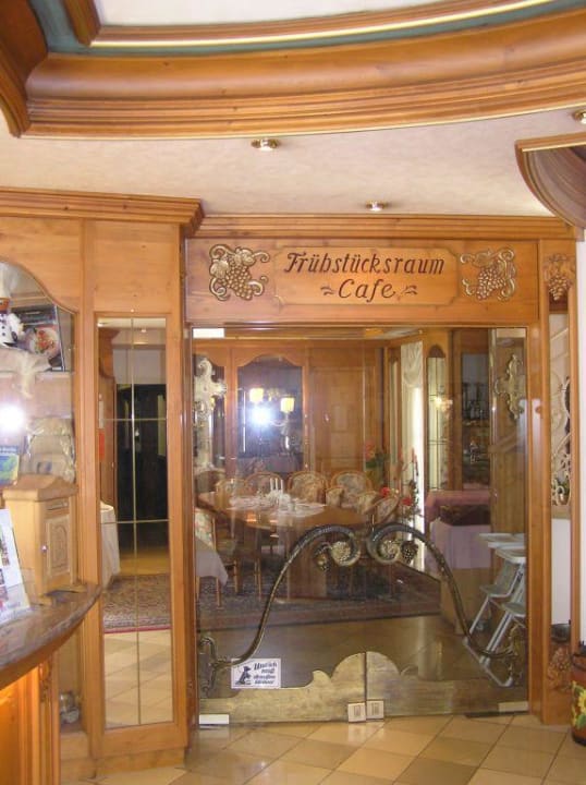 Eingang zum Frühstücksraum  Flair Hotel Weinstube Lochner