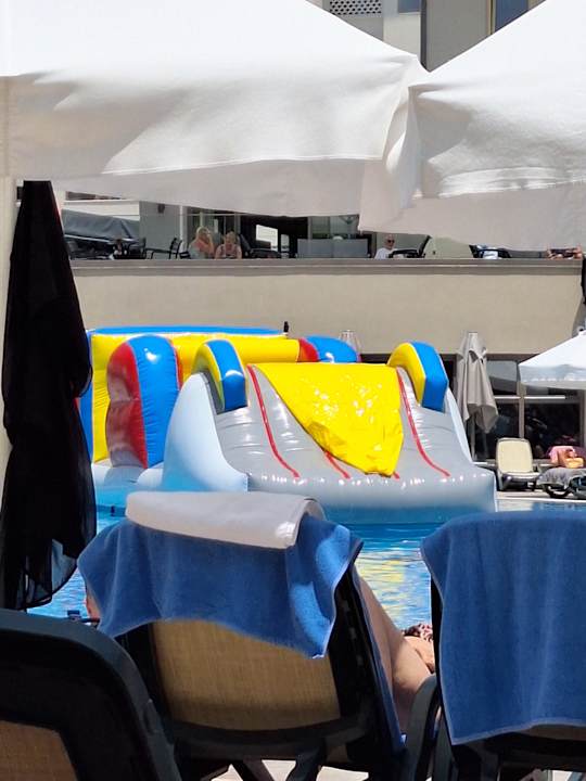 Pool Side Breeze Hotel