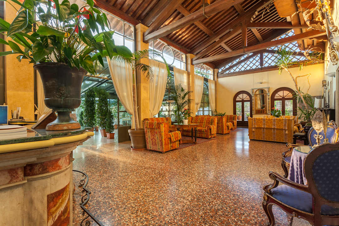 Lobby Hotel Villa Del Quar