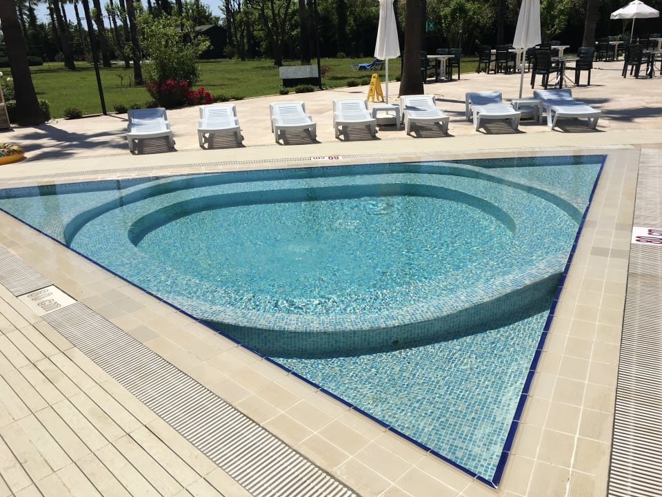 Pool Royal Atlantis Beach Hotel