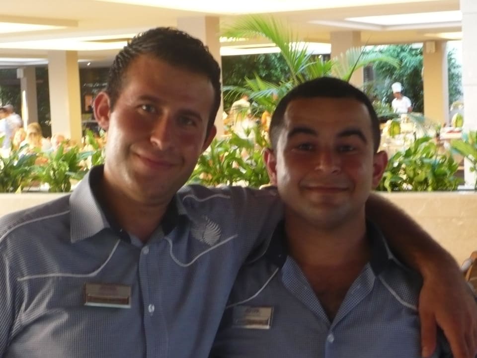 Besser,als diese Beiden,können Kellner nicht sein! Sunis Elita Beach Resort & Spa