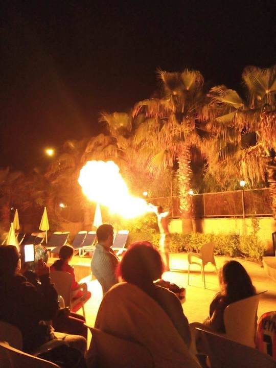 Abendprogramm Hotel Ideal Beach