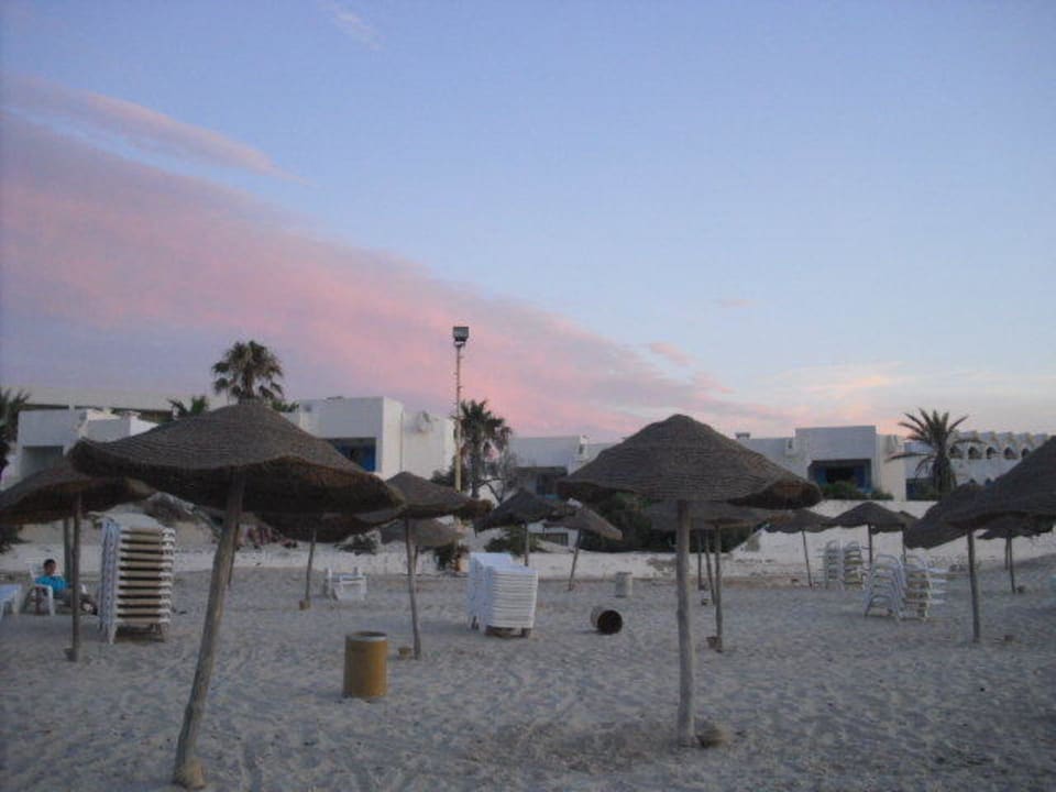 Strand am Abend Ruspina Beach Resort