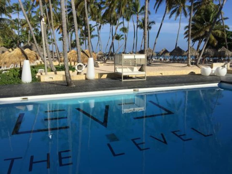 Pool Meliá Caribe Beach Resort-All Inclusive