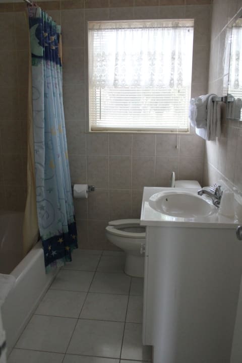 Apartment, bathroom Breakaway Inn Guest House