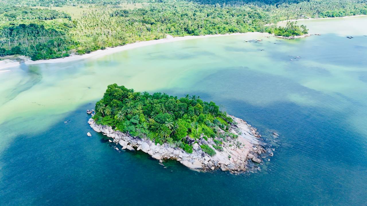 Strand Holiday Inn Resort Bintan Lagoi Beach by IHG