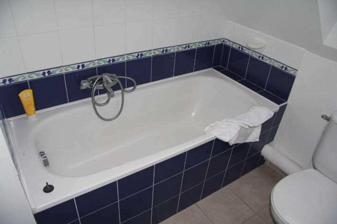 Oberes (großes) Badezimmer Hotel Pierre et Vacances