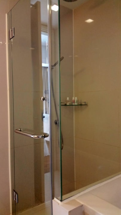 Dusche Cormar Suites