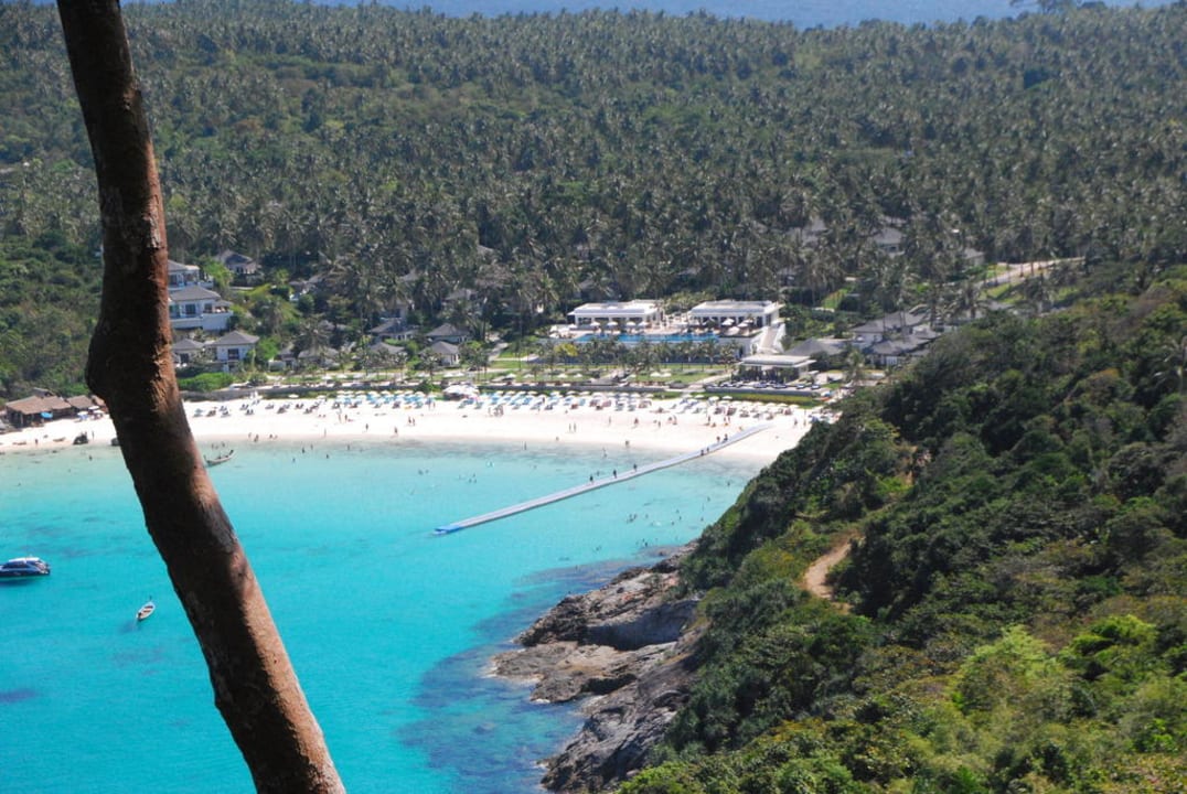 Anlage vom Aussichtspunkt gesehen Hotel The Racha