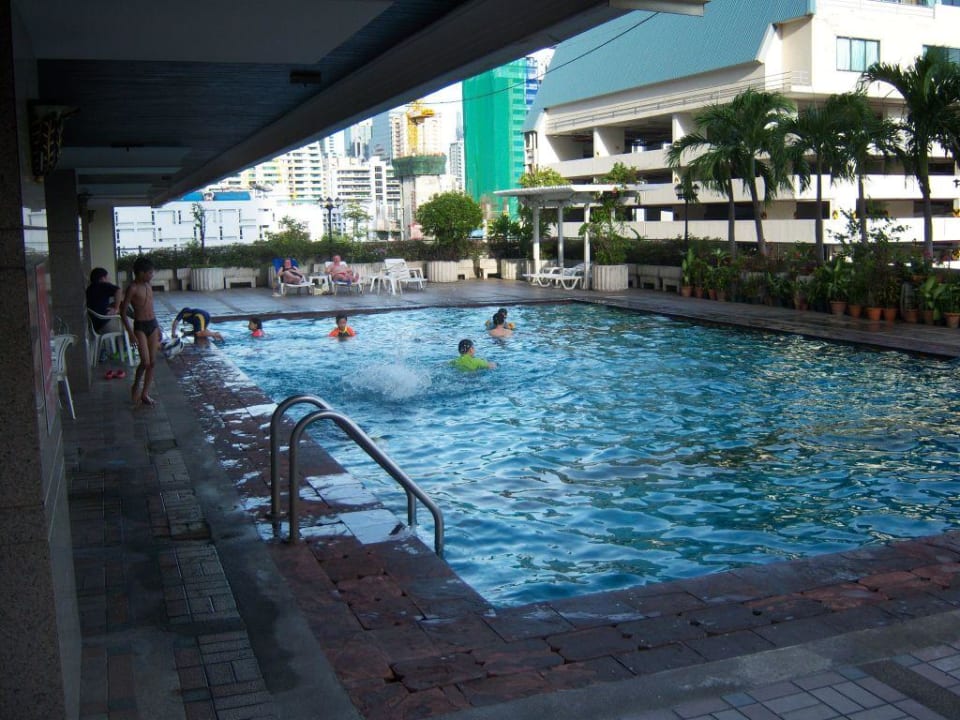 Pool Royal Benja Hotel