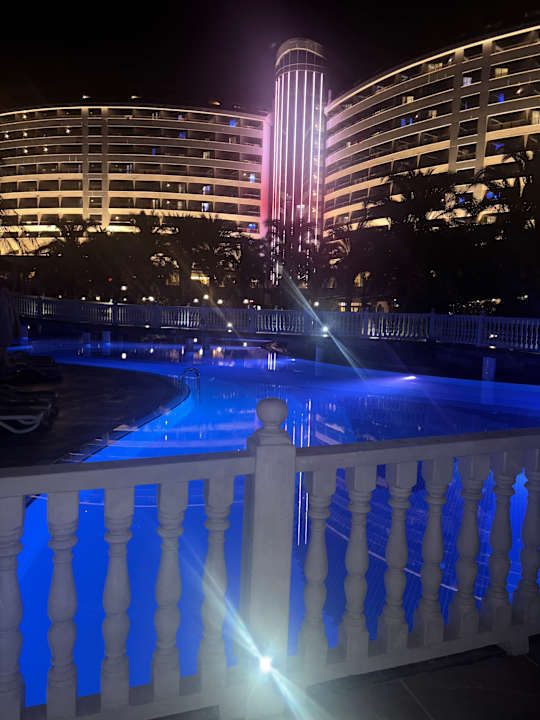 Außenansicht Royal Wings Hotel