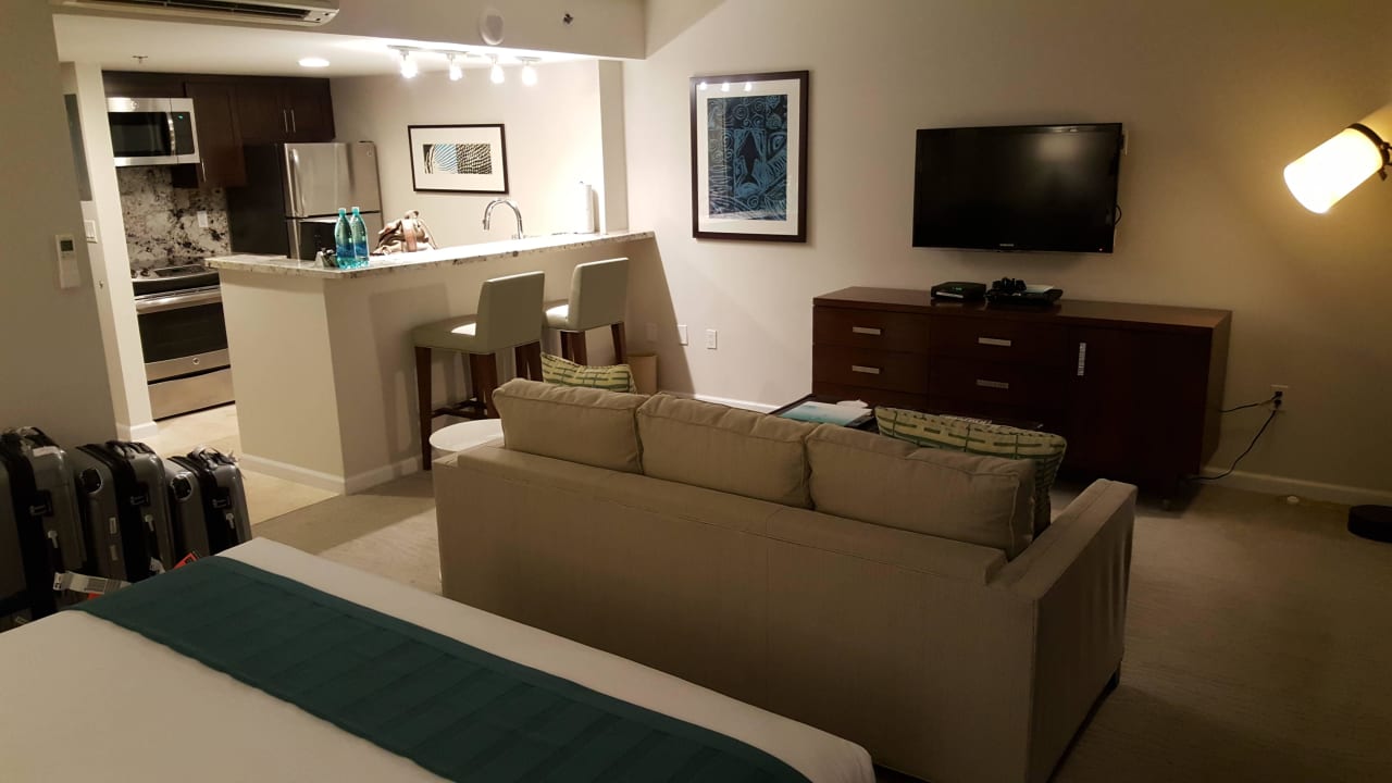 2208 Ilikai Hotel & Luxury Suites