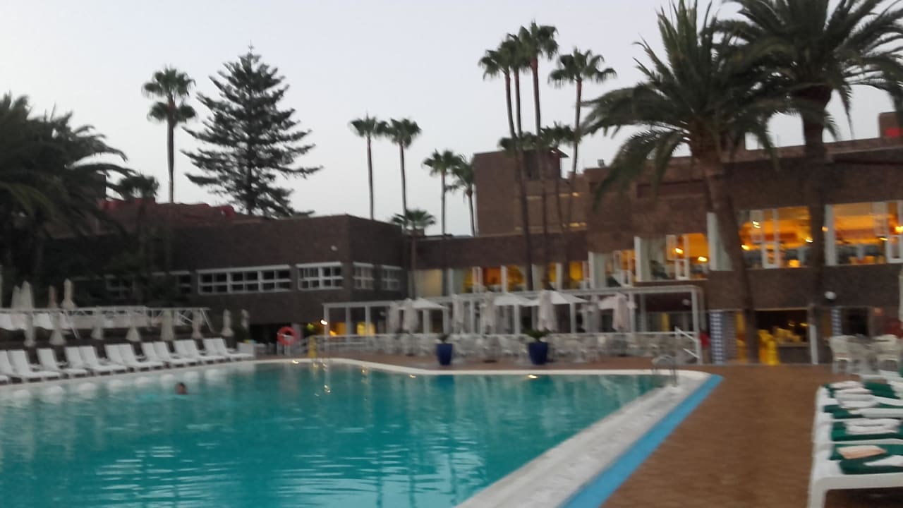 Pool Hotel Riu Palace Oasis