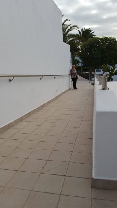 Rampe zum Restaurant Hotel Las Costas