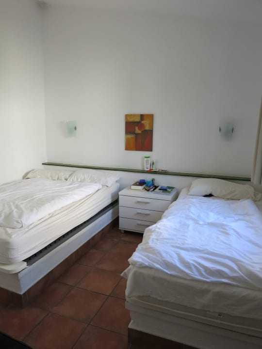 1,30 Meter breites und 0,90 m breites Bett Canary Garden Club