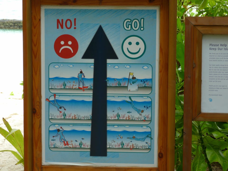 Hinweisschilder für die Unverbesserlichen Kuramathi Maldives