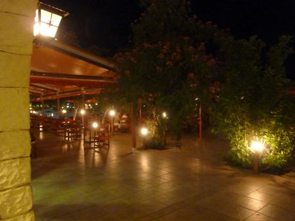 Restaurant Außen Berlin Golden Beach