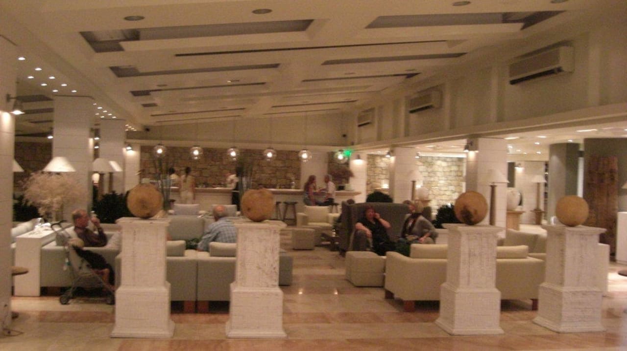 Lobby Sani Club
