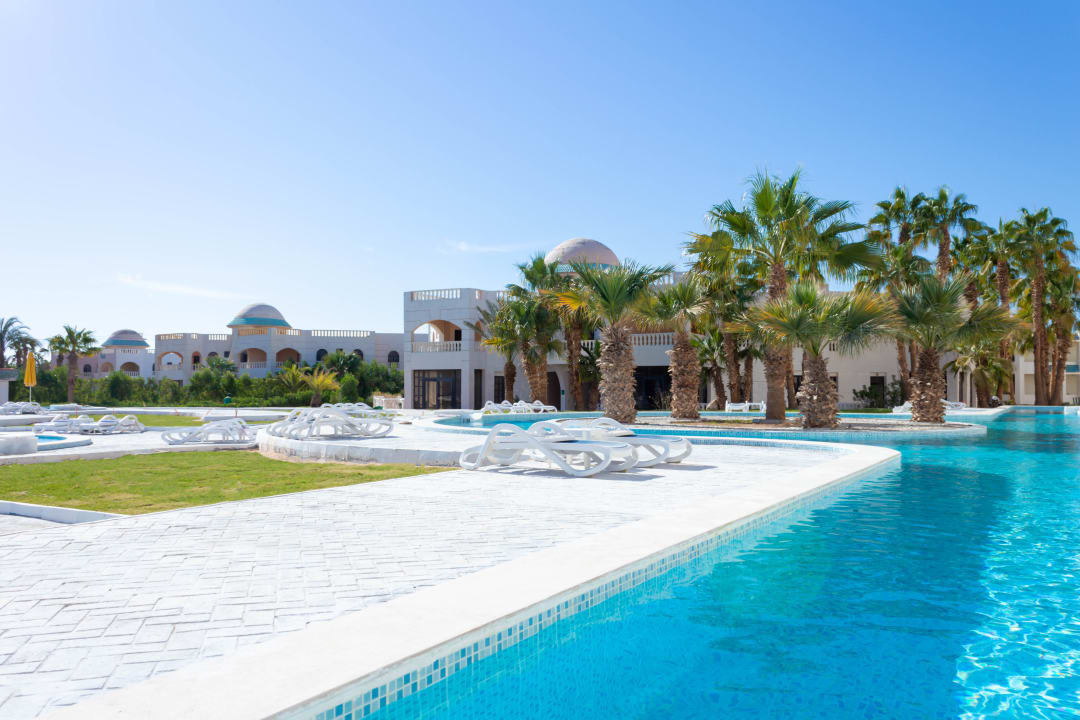 Pool White Valley Palace