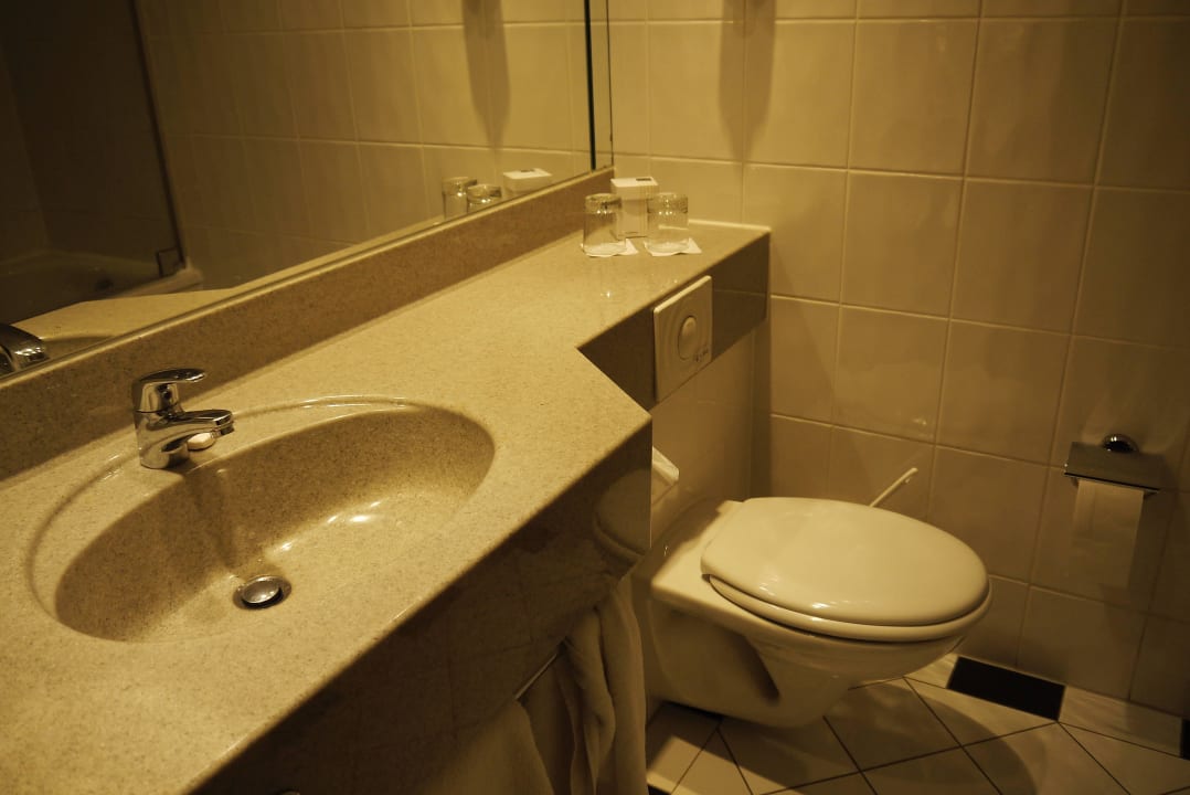 Badezimmer Fletcher Hotel-Restaurant Arnsberg-Sauerland