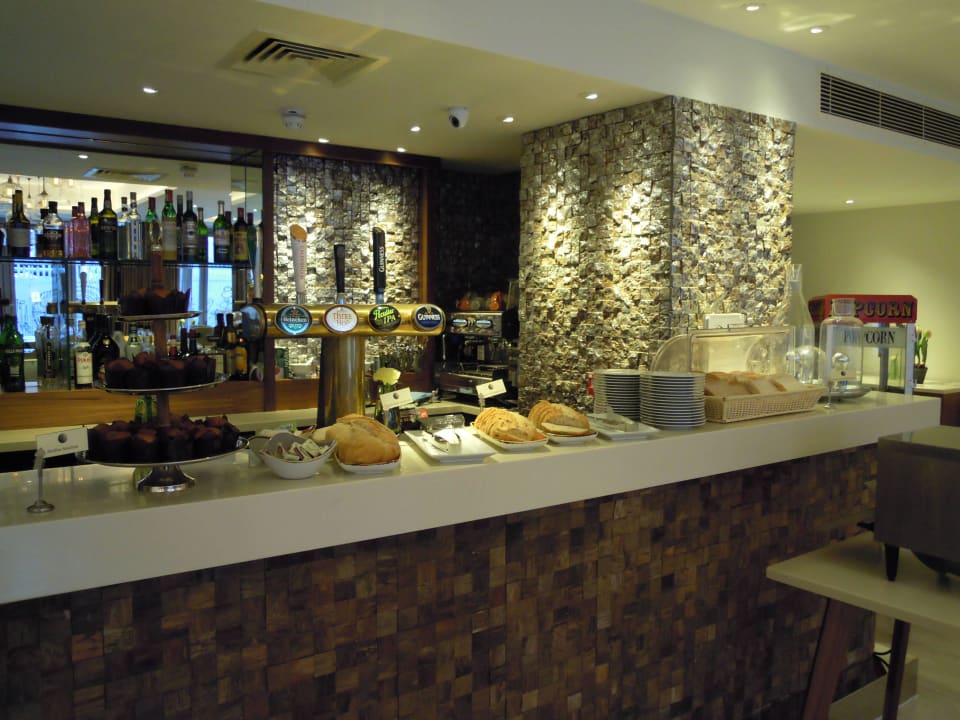 Frühstück Hampton by Hilton London City