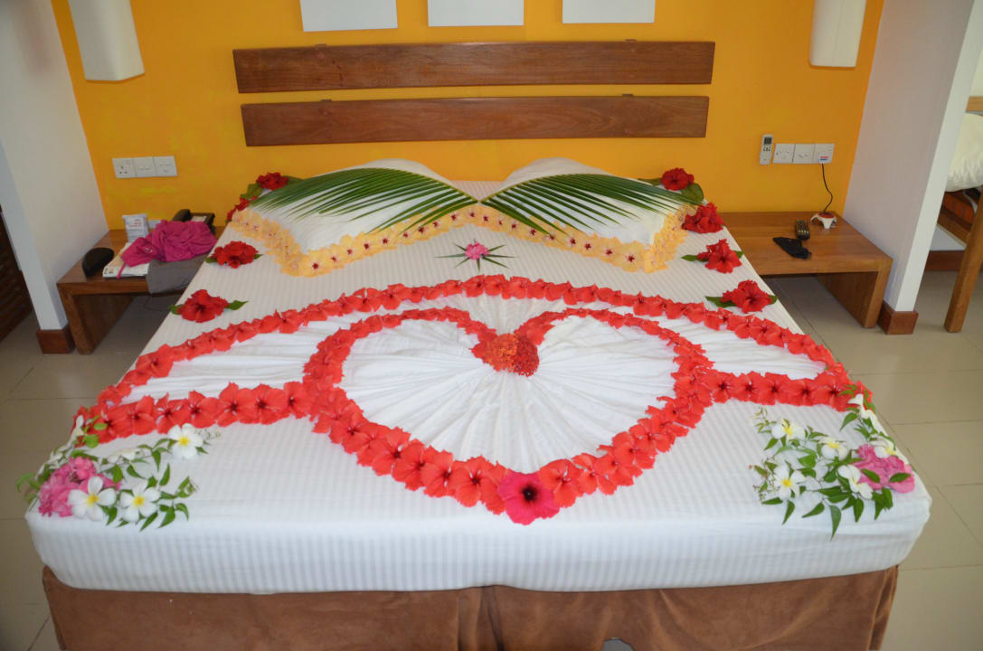 Bett nachdem wir sagten, dass wir Honeymooner sind Adaaran Select Hudhuran Fushi - Premium All Inclusive