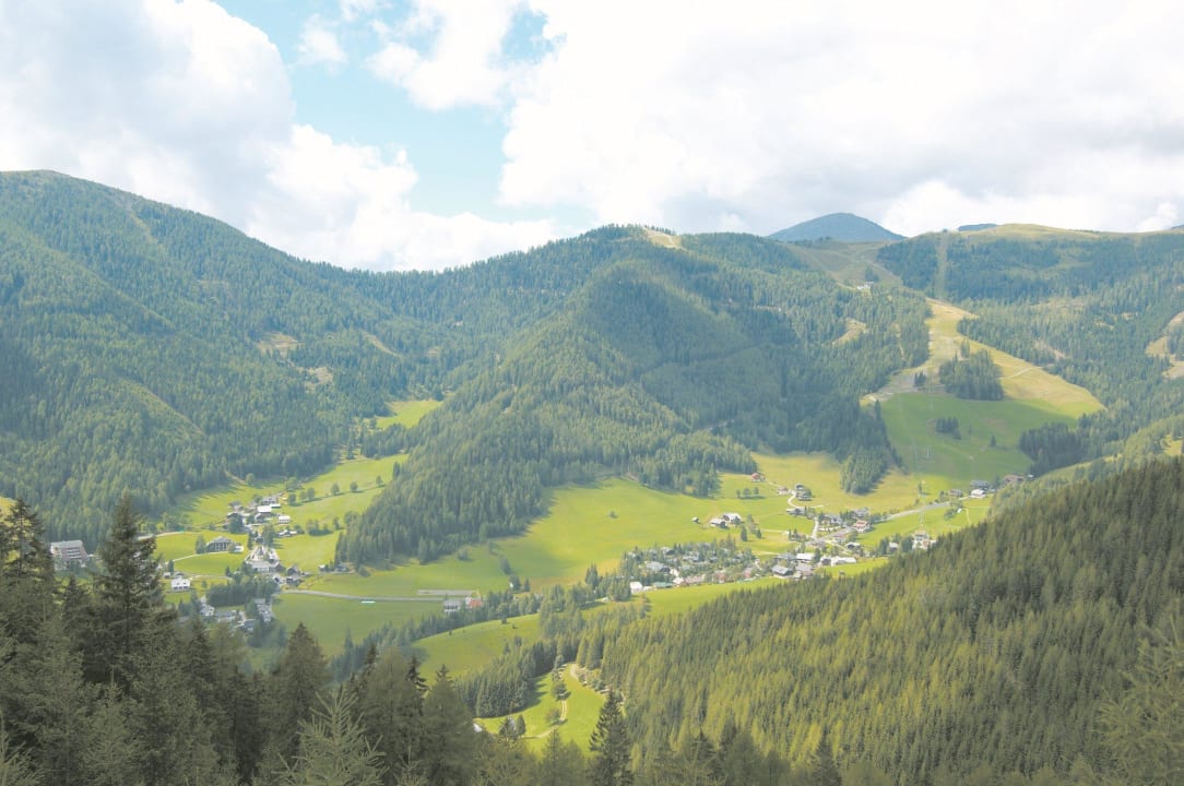 St. Oswald und unser Haus  Hotel Hinteregger