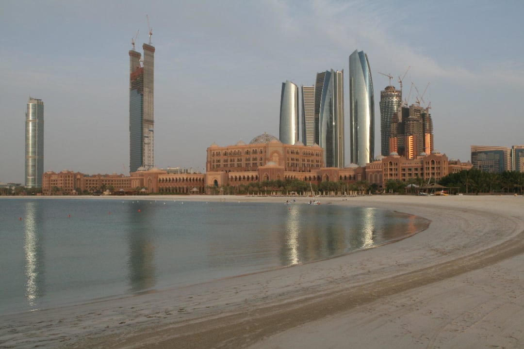 Strand Westseite Emirates Palace Mandarin Oriental