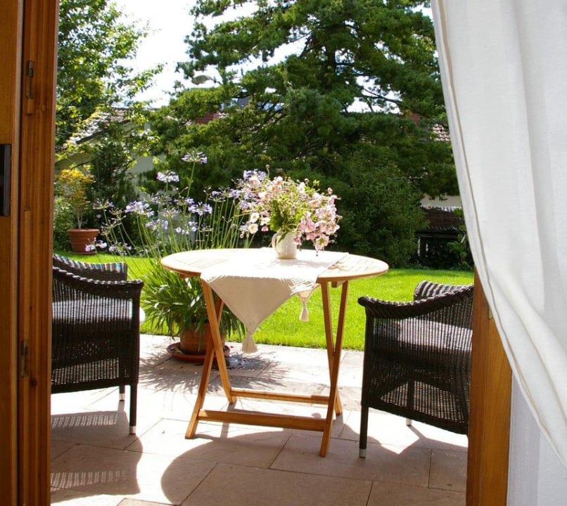 Blick auf die Terrasse Appartement Thaneller Haus Bergblick Allgäu
