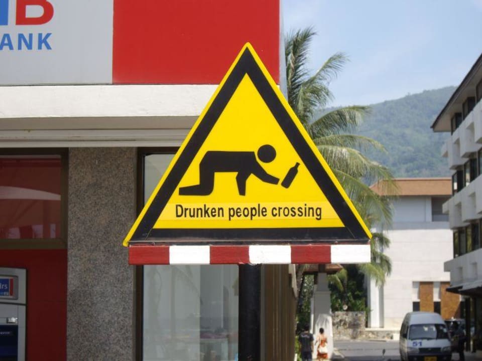 Hinweisschild DoubleTree by Hilton Phuket Banthai Resort