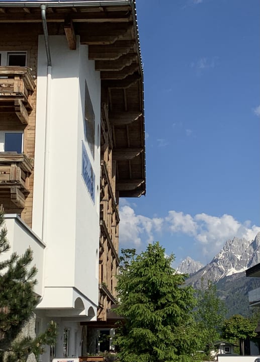 Außenansicht Alpenhotel Kaiserfels